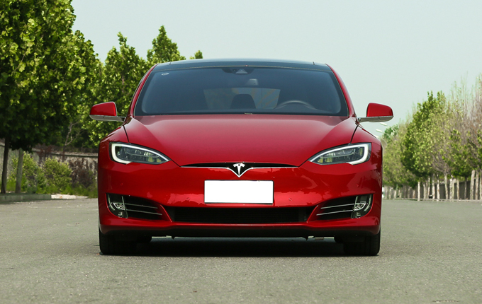 MODEL S 90D (2)