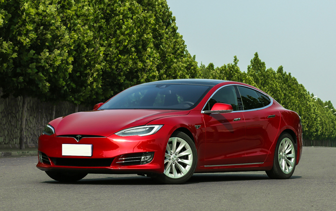 MODEL S 90D (3)